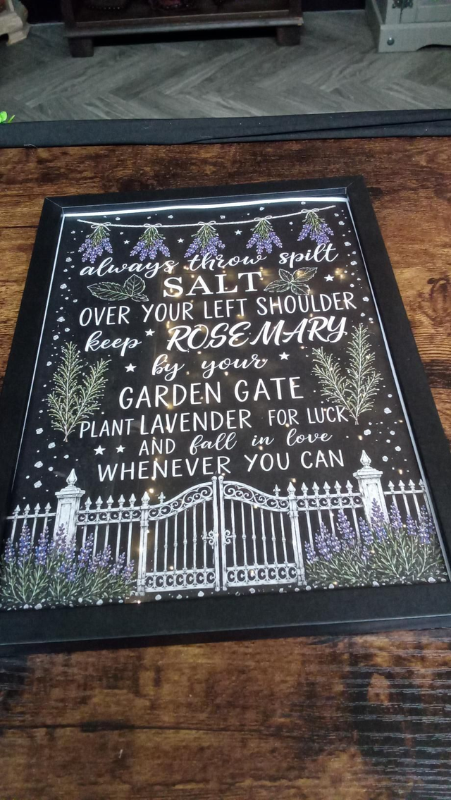 Picture frame Salt folklore