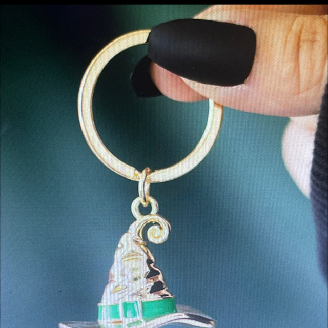 Bad witch alloy witch hat keyring