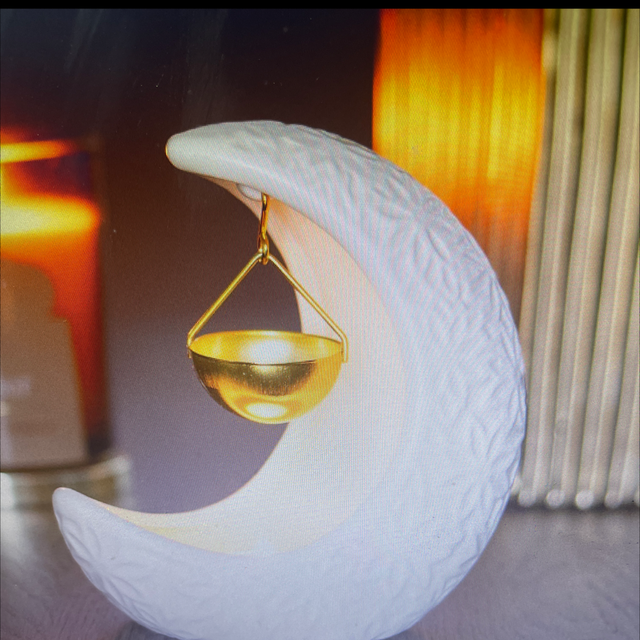 Crescent Moon hanging oil burner