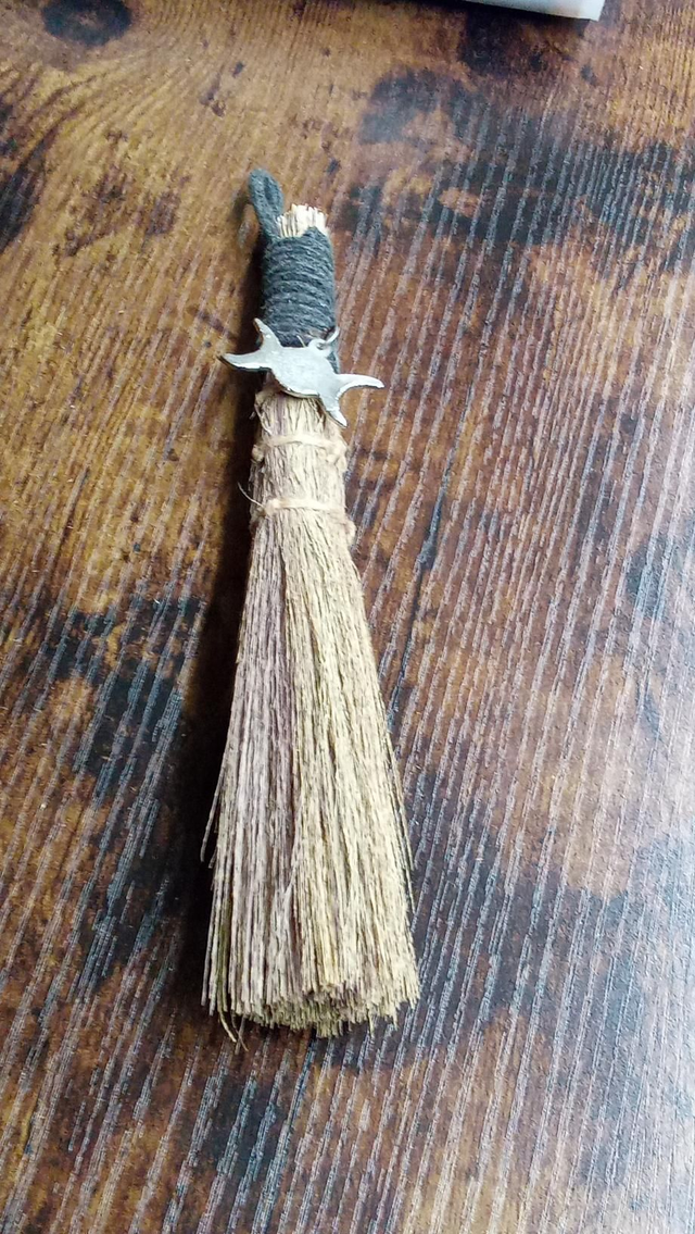 Broom triple moon